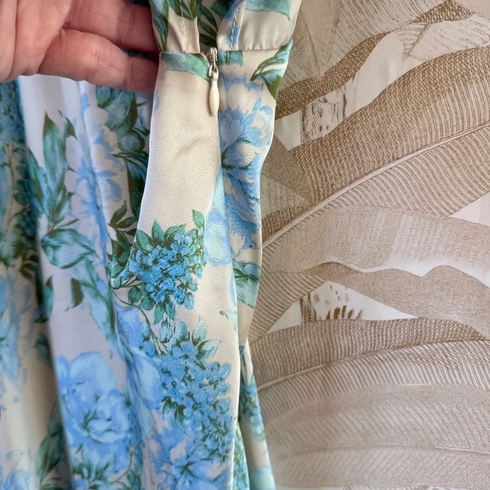 Floral Maxi Beach Dress – Deep V Neck Tropical Satin with Side Slit - Picture 5 of 6
